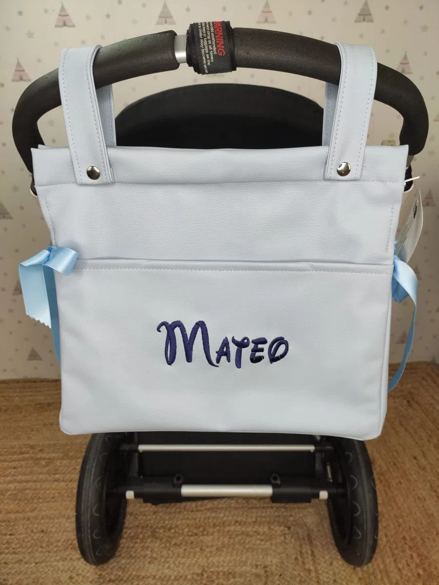 Danielstore - Bolso Carro Bebé Personalizado | Organizador Pañaleras con Nombre | Diseño Urbano y Elegante | Bolsillos Internos y Externos | Fácil Limpieza, Azul, 40x35x10 cm, Polipiel