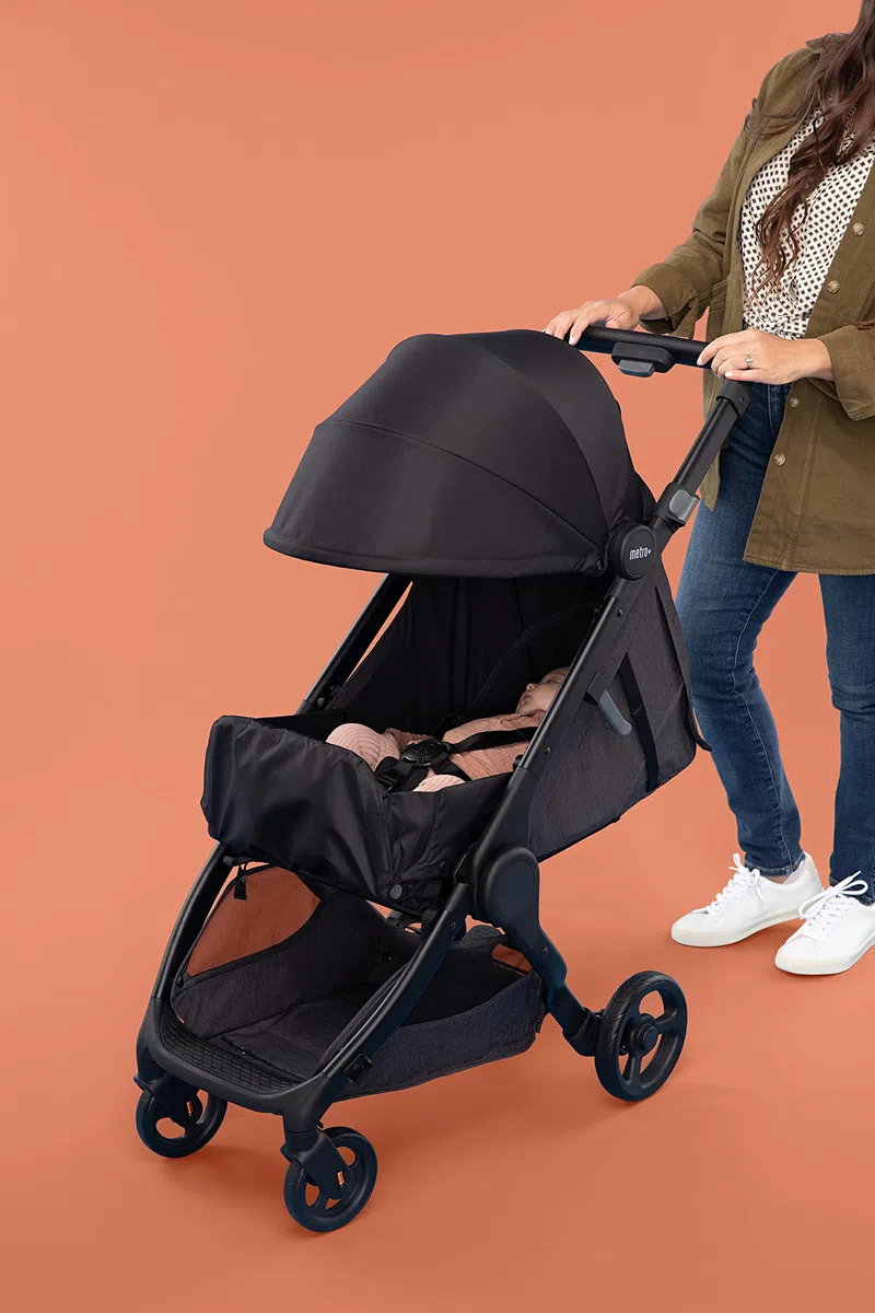 Cochecito Ergobaby Metro+ con función reclinable, silla de paseo para niños reclinable compatible con asiento de coche pequeño ligero compacto, Black