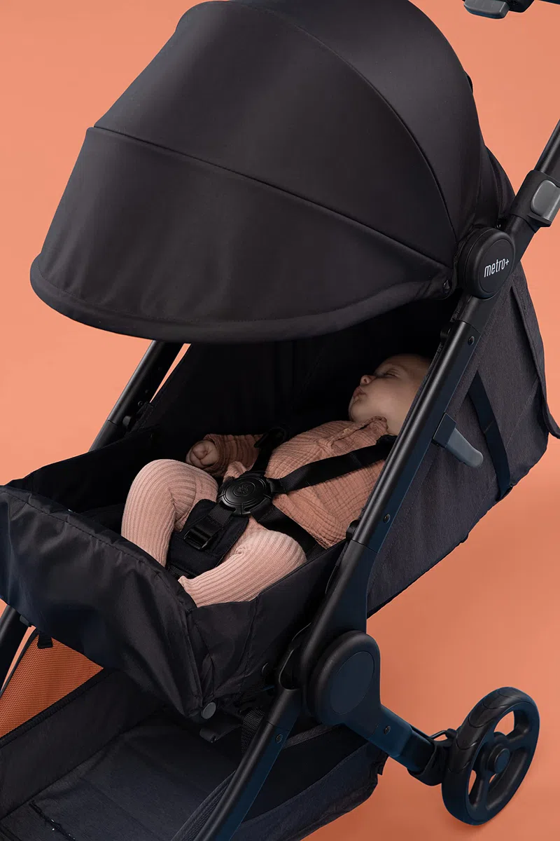 Cochecito Ergobaby Metro+ con función reclinable, silla de paseo para niños reclinable compatible con asiento de coche pequeño ligero compacto, Black