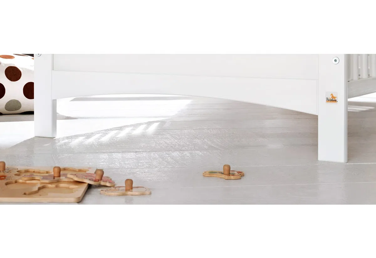 Pinolino Cuna Florentina, Cuna estable y convertible, regulable en altura en 3 posiciones, incl. bloques de conversión, pino lacado en blanco, decoración en blanco, para colchón de 70 x 140 cm, blanco